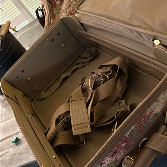 3 piece vintage Jaguar luggage set - Picture 14 of 15